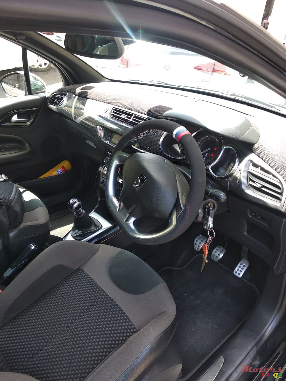 2013' Citroen DS3 turbo photo #4