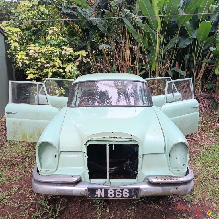 1970' Mercedes-Benz 200 photo #3