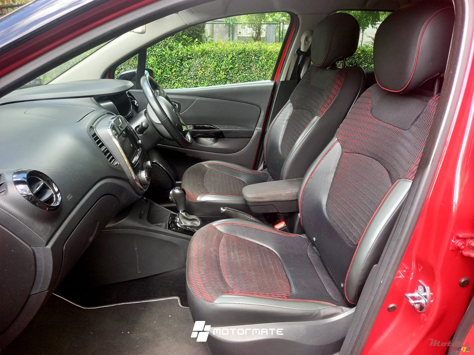 2015' Renault Captur photo #5