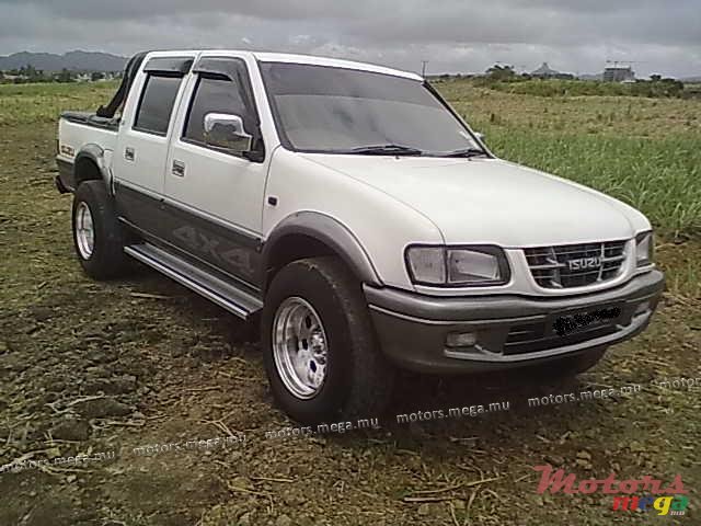 2001' Isuzu 4X4 JAPAN photo #1