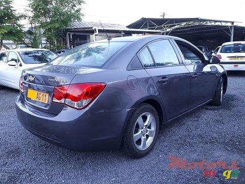 2011' Chevrolet Cruze photo #6