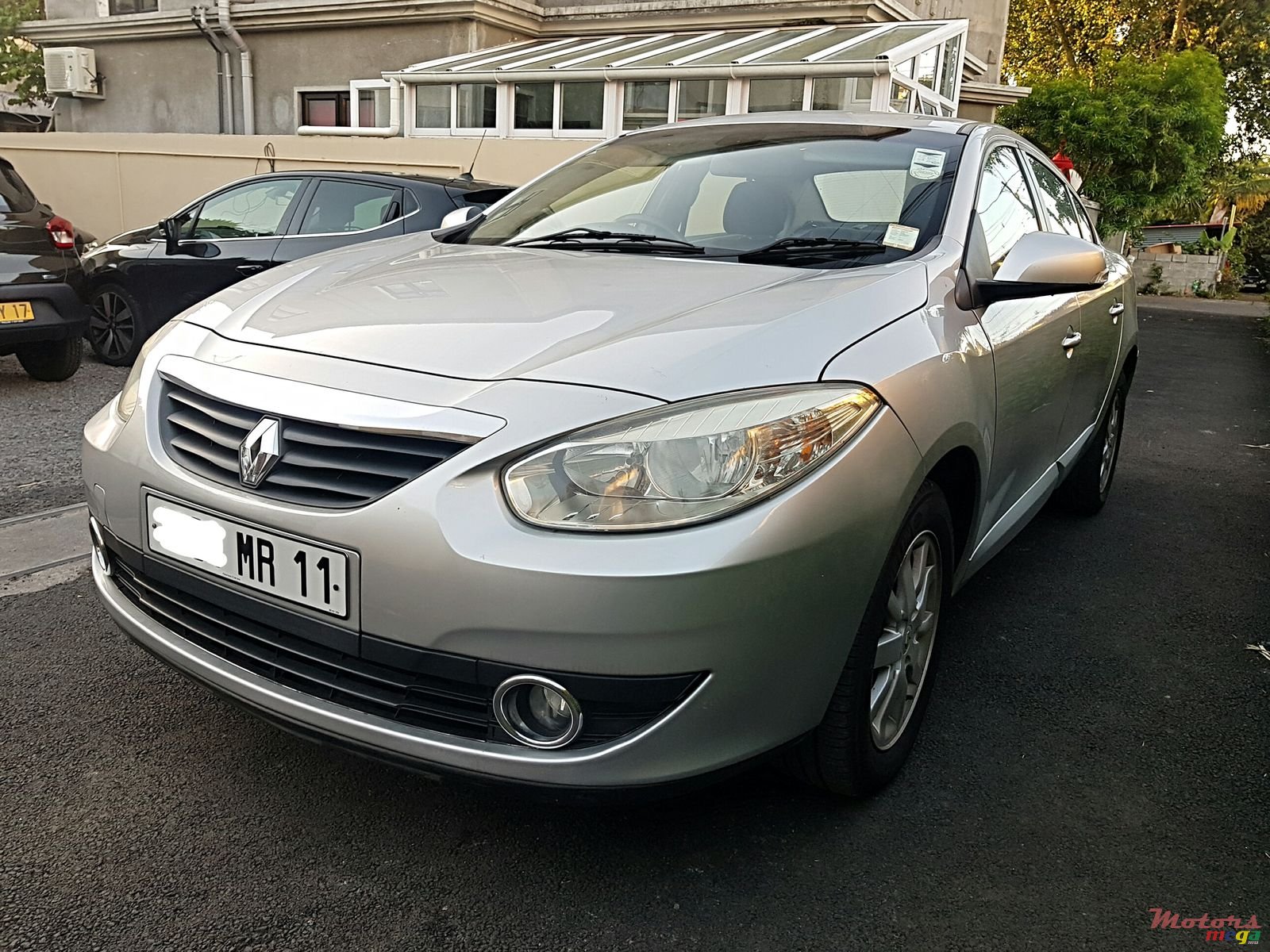 2011' Renault Fluence 1500 cc photo #2
