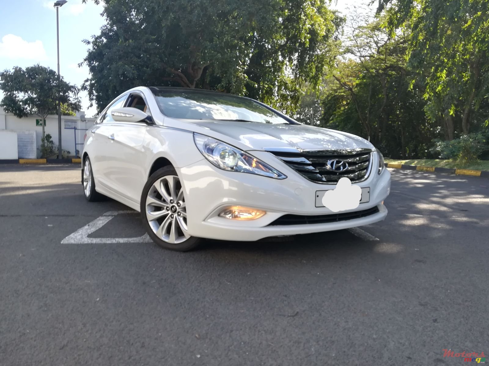 2012' Hyundai Sonata photo #1