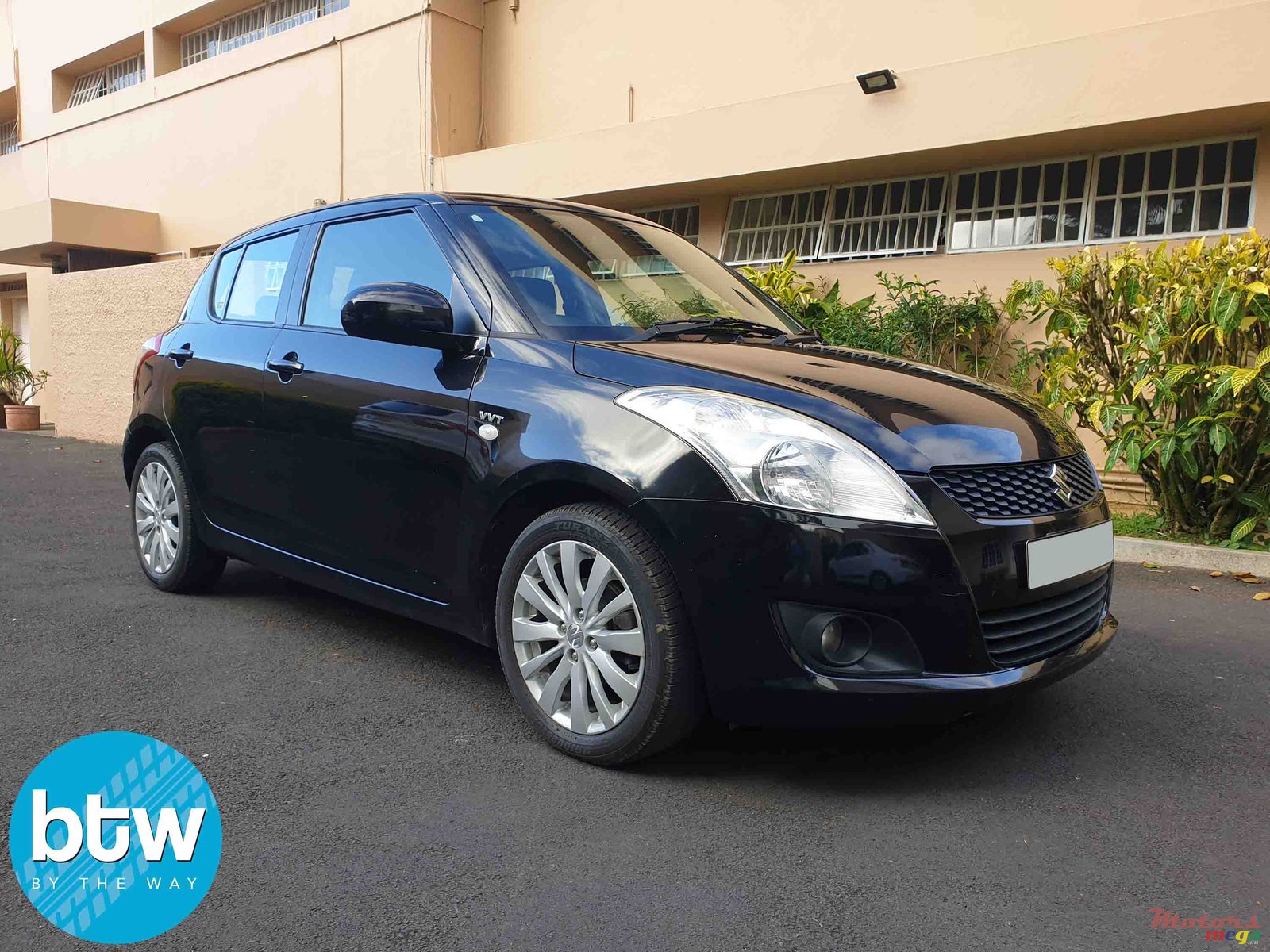 2011' Suzuki Swift Japan photo #1