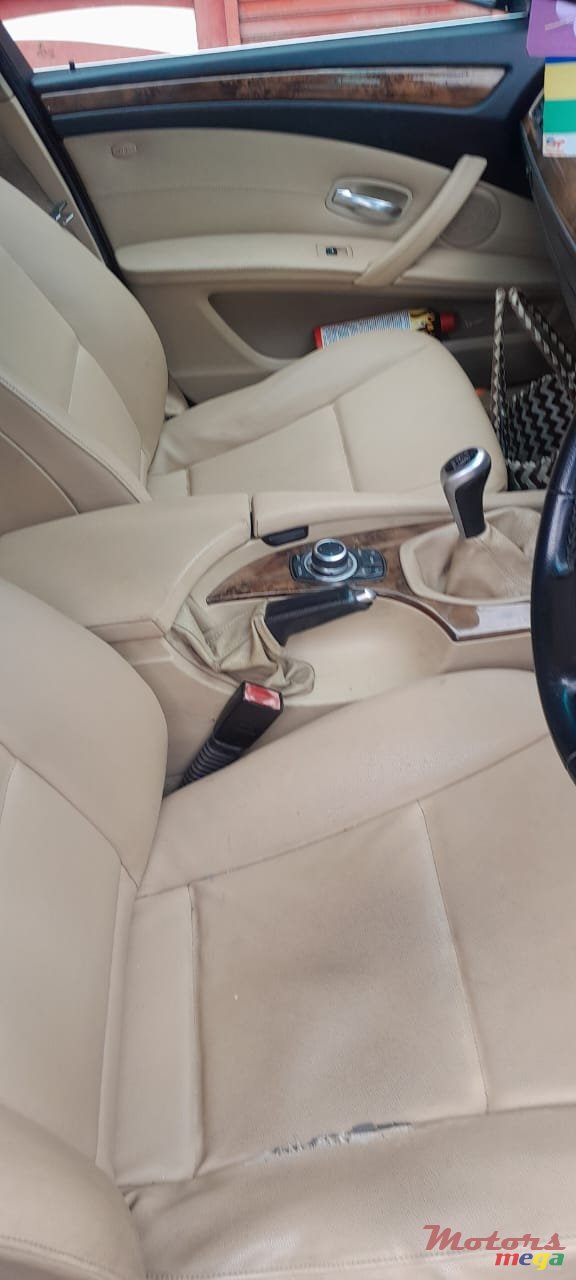 2009' BMW 520 photo #6