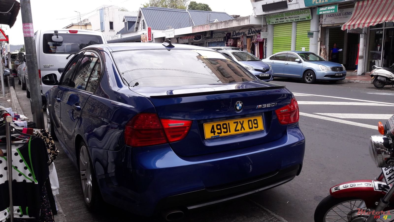 2009' BMW 3 Series photo #2