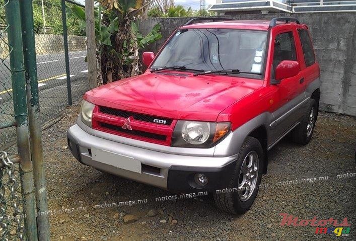 2001' Mitsubishi Shogun photo #1