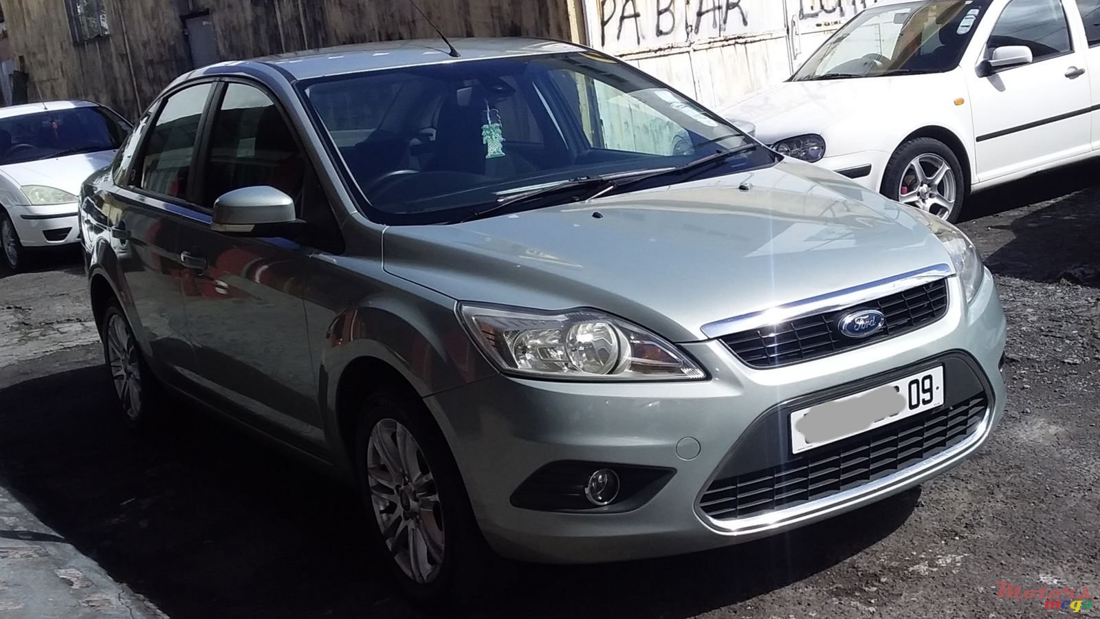 2009' Ford Focus photo #1