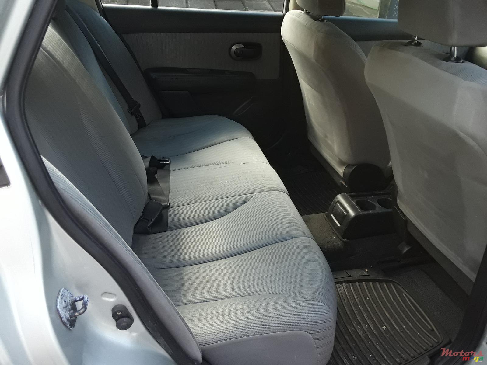 2008' Nissan Tiida photo #3