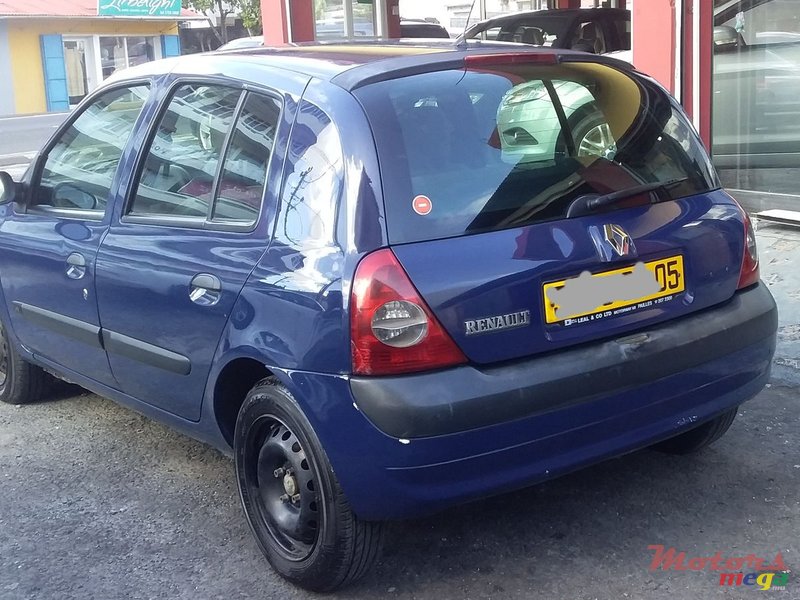 2005' Renault Clio photo #4