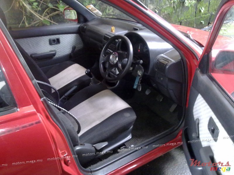 1992' Toyota Starlet photo #3