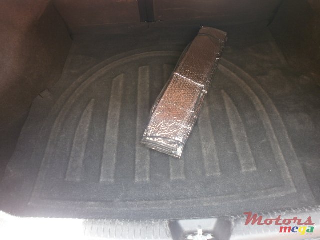 2012' Hyundai Elantra Gls photo #6