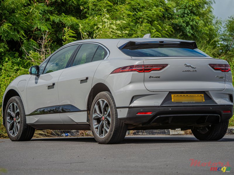 2019' Jaguar I-Pace 400 SE photo #5