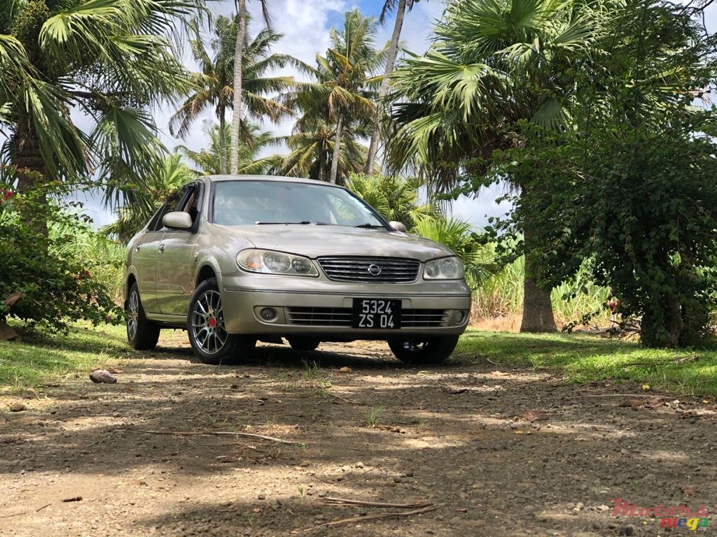 2004' Nissan Sunny photo #2