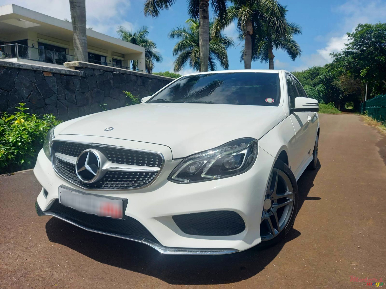 2013' Mercedes-Benz E 250 2.0 AMG photo #1