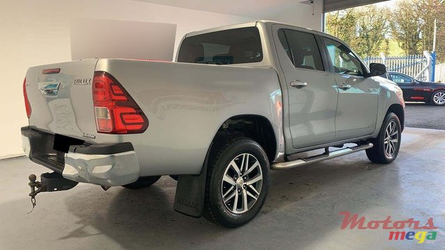 2018' Toyota Hilux photo #3