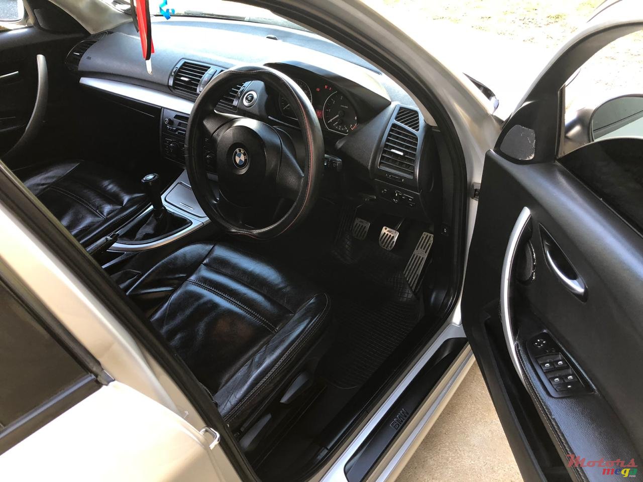 2004' BMW 116 116i MANUAL photo #3