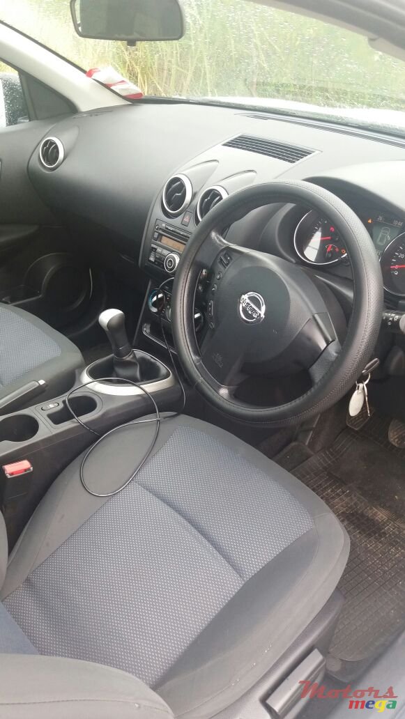2011' Nissan Qashqai+2 photo #4