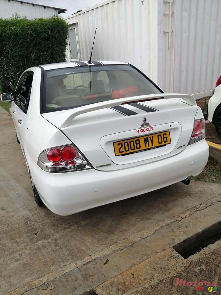 2006' Mitsubishi Lancer photo #3