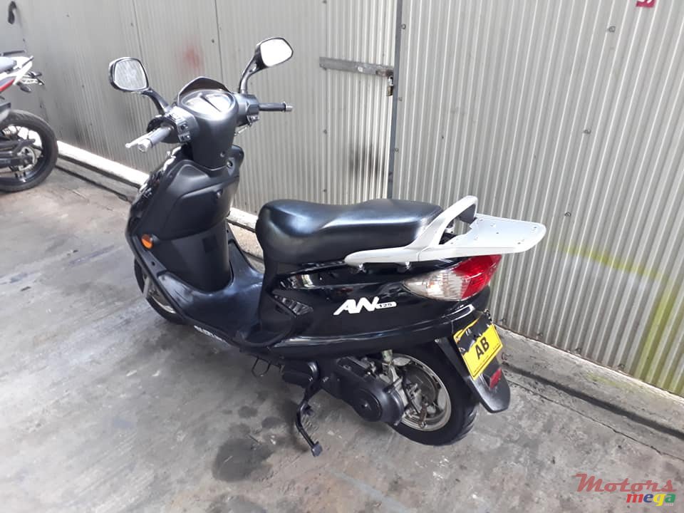 2016' Suzuki AN photo #5