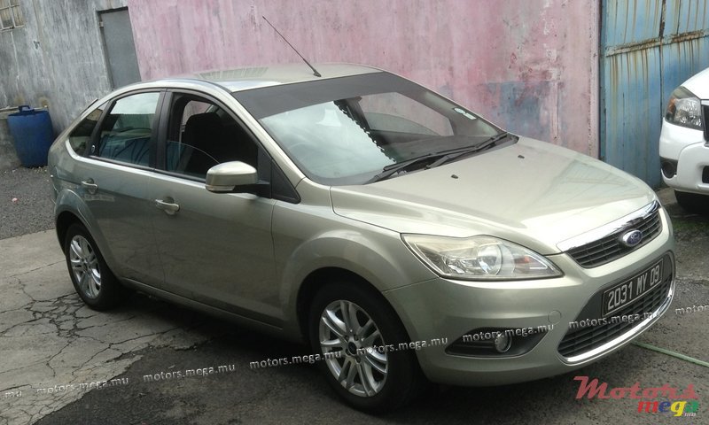 2009' Ford Focus photo #2