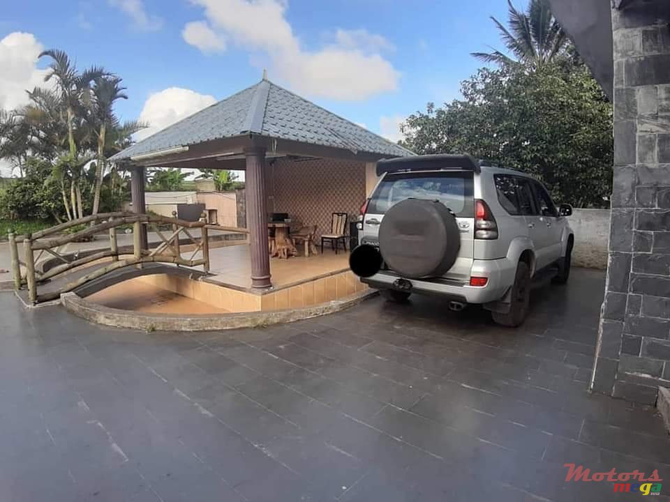 2006' Toyota Land Cruiser photo #5