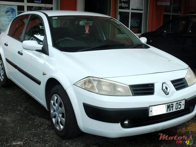 2005' Renault Megane photo #2