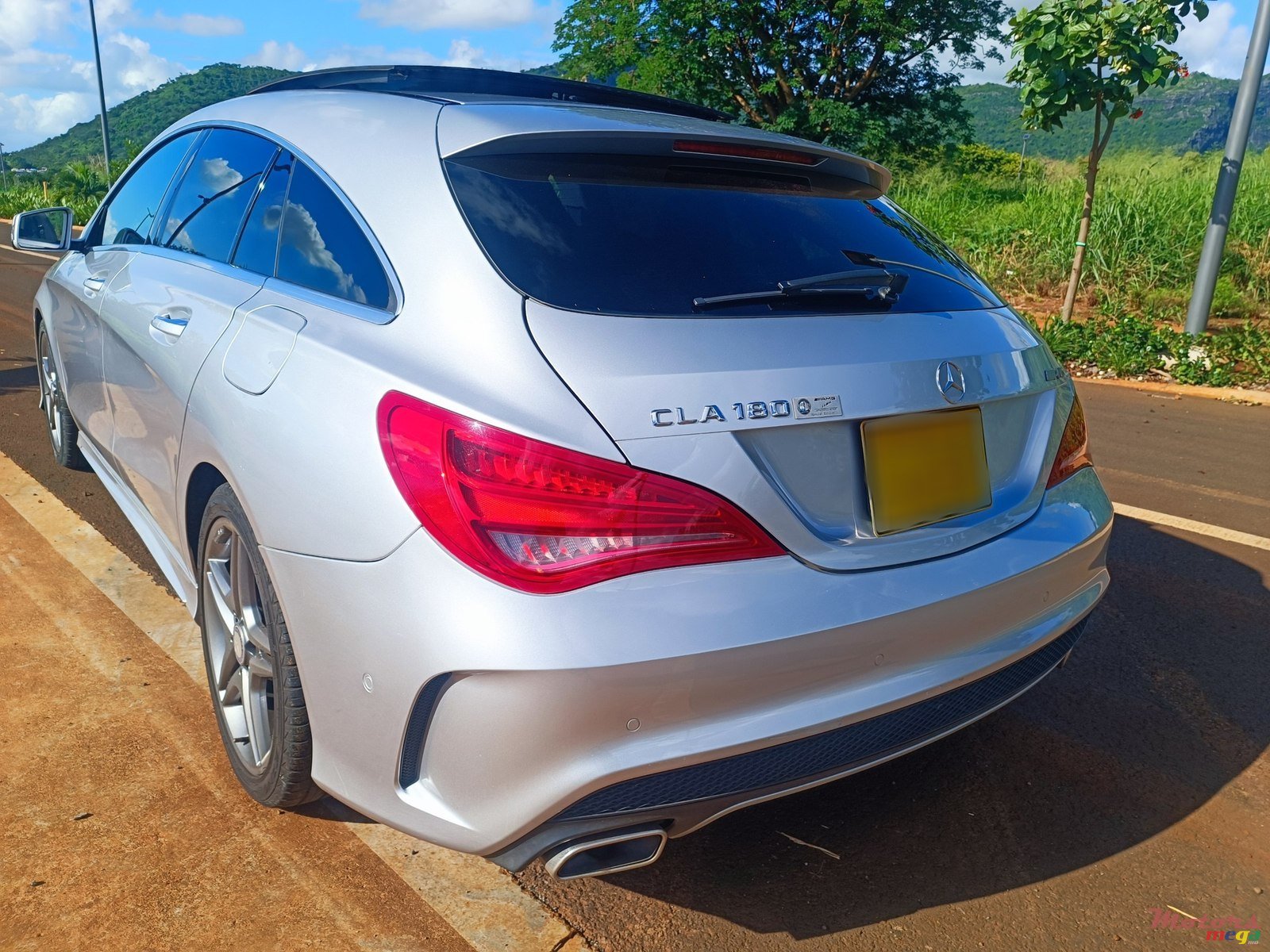2015' Mercedes-Benz CLA 180 Shooting brake photo #2