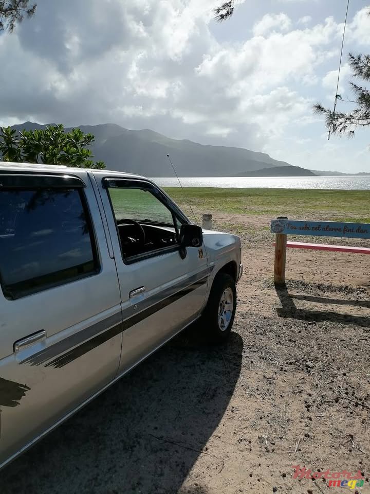 1997' Nissan Pickup photo #4