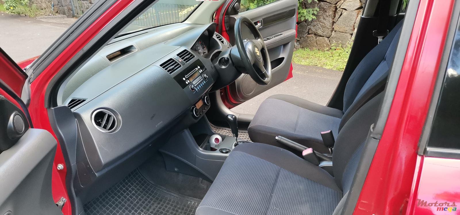 2008' Suzuki Swift photo #5