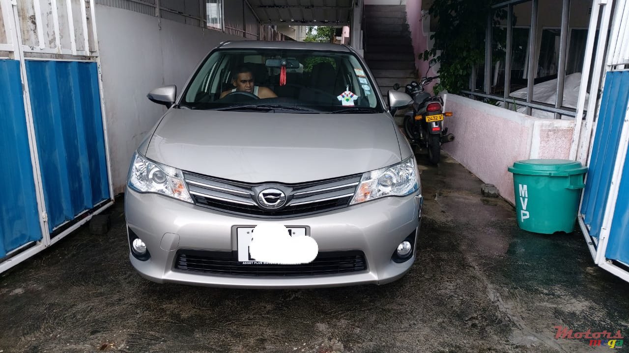 2012' Toyota photo #2