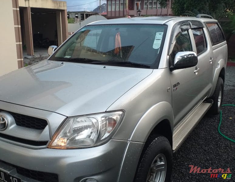 2010' Toyota Hilux photo #1