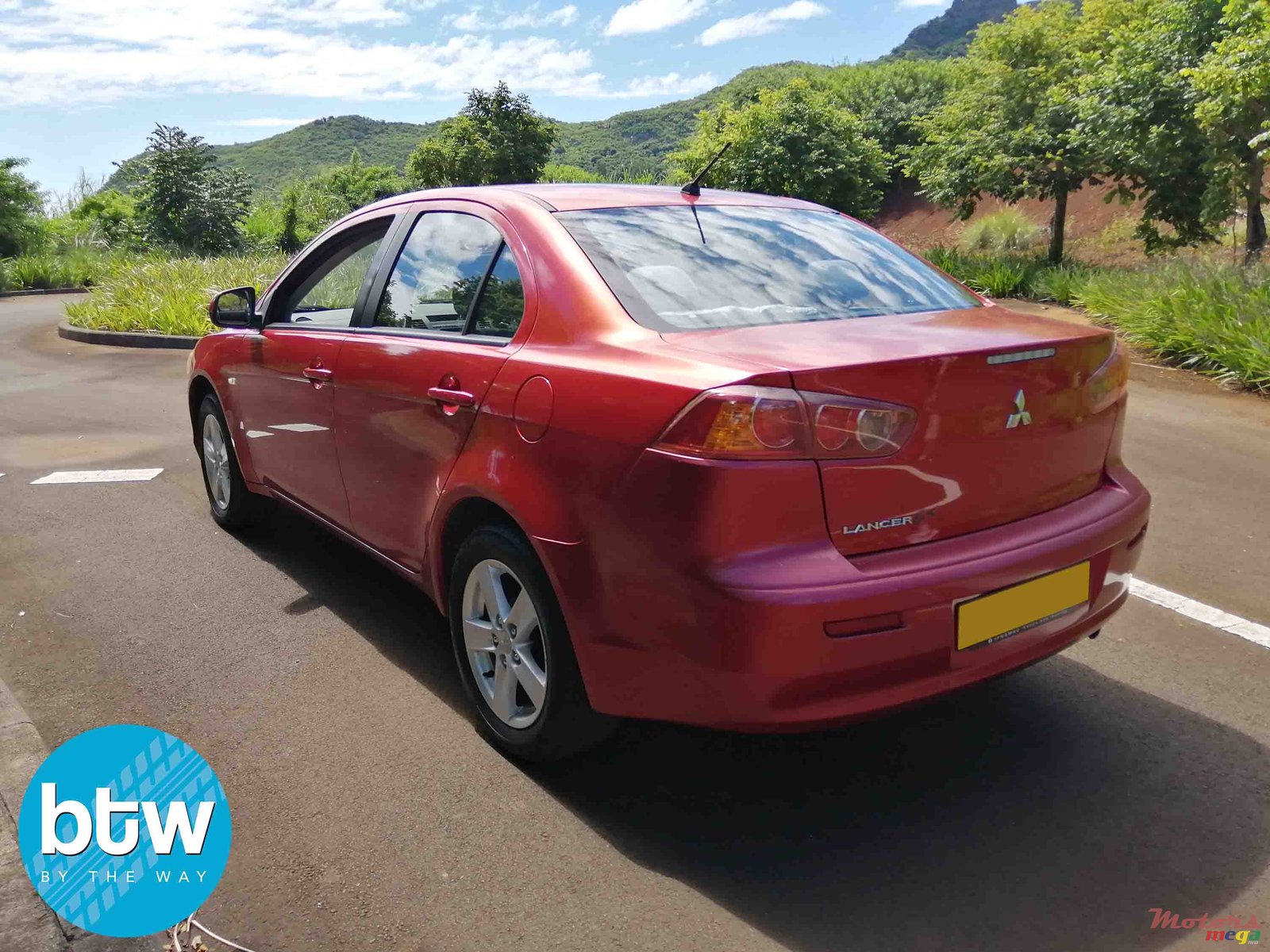 2009' Mitsubishi Lancer Ex photo #2