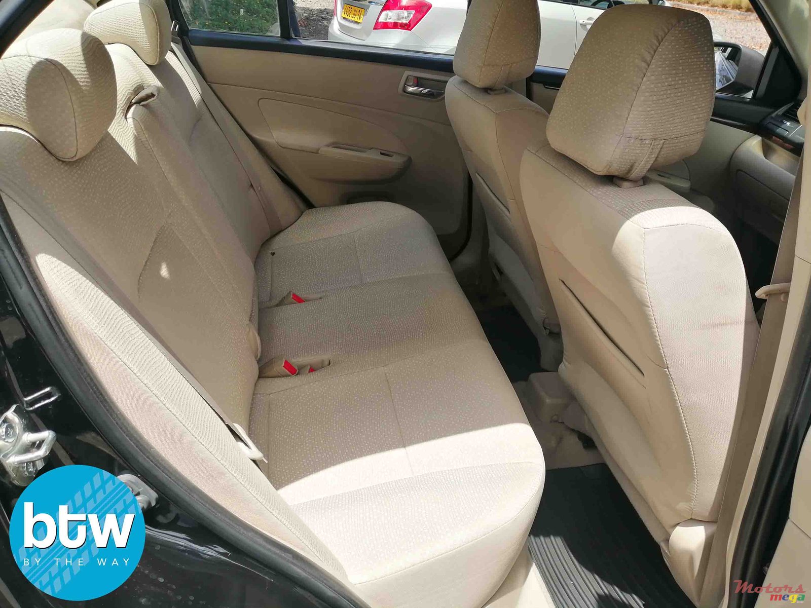 2014' Suzuki Swift Dzire photo #3