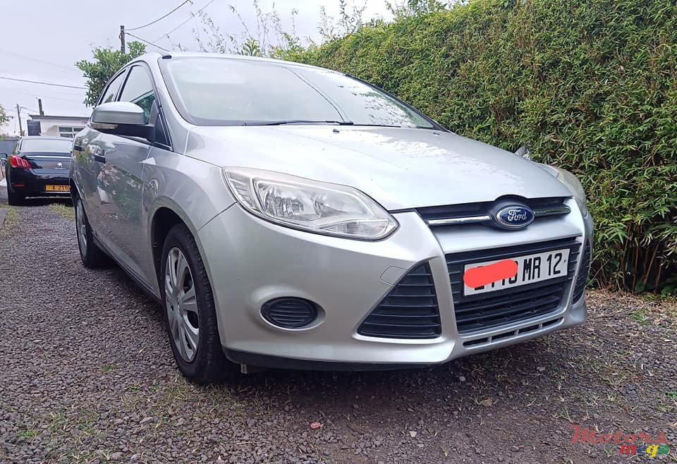 2012' Ford Focus photo #3