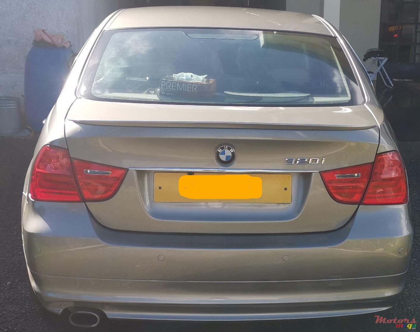 2009' BMW 3 Series Sedan 3201 E90 photo #4