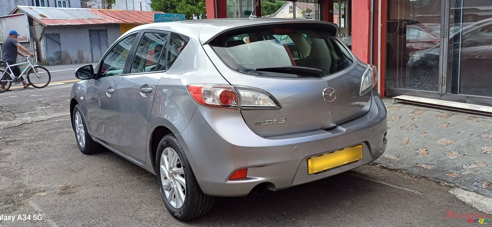 2013' Mazda 3 photo #3