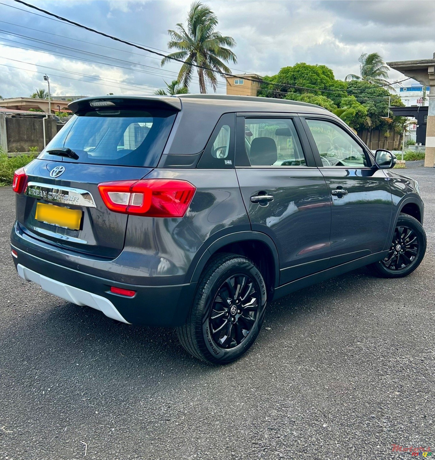 2021' Toyota Urban Cruiser photo #3