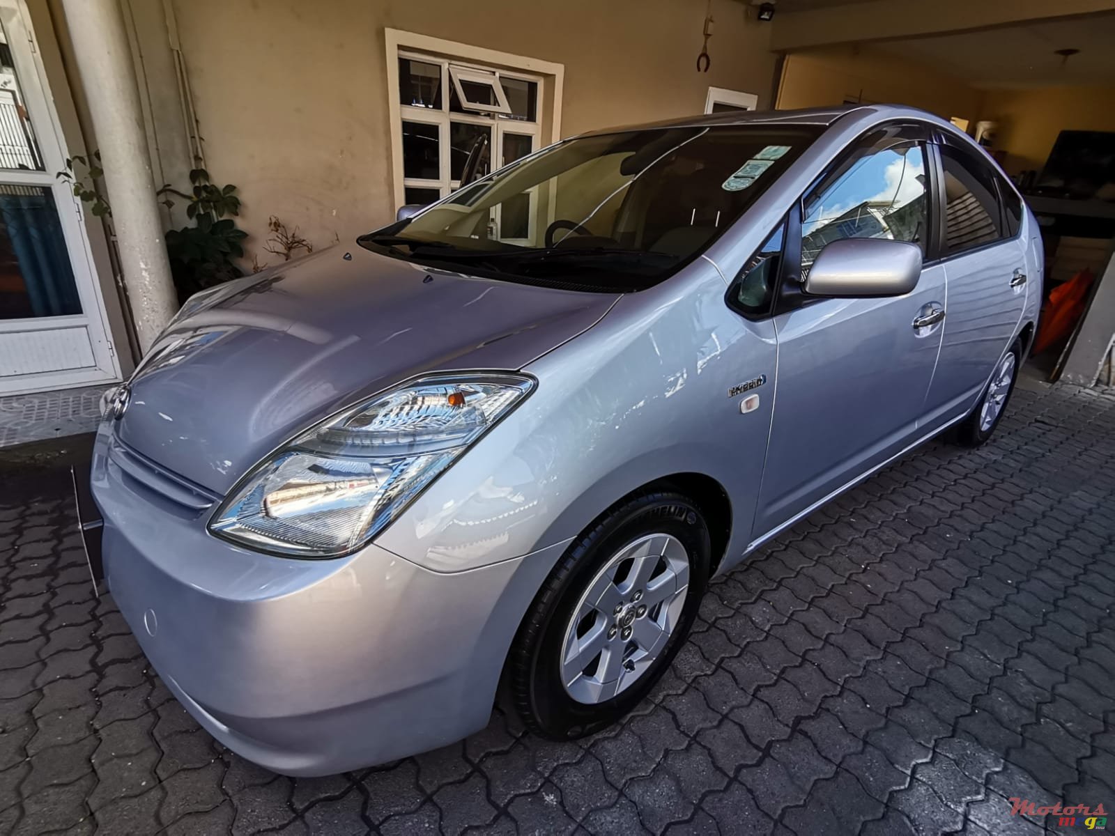 2010' Toyota Prius photo #6