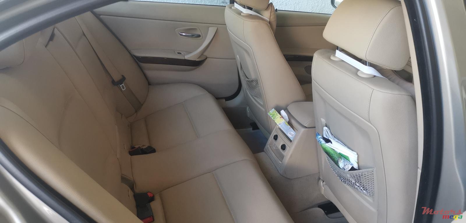 2009' BMW 3 Series Sedan 3201 E90 photo #6