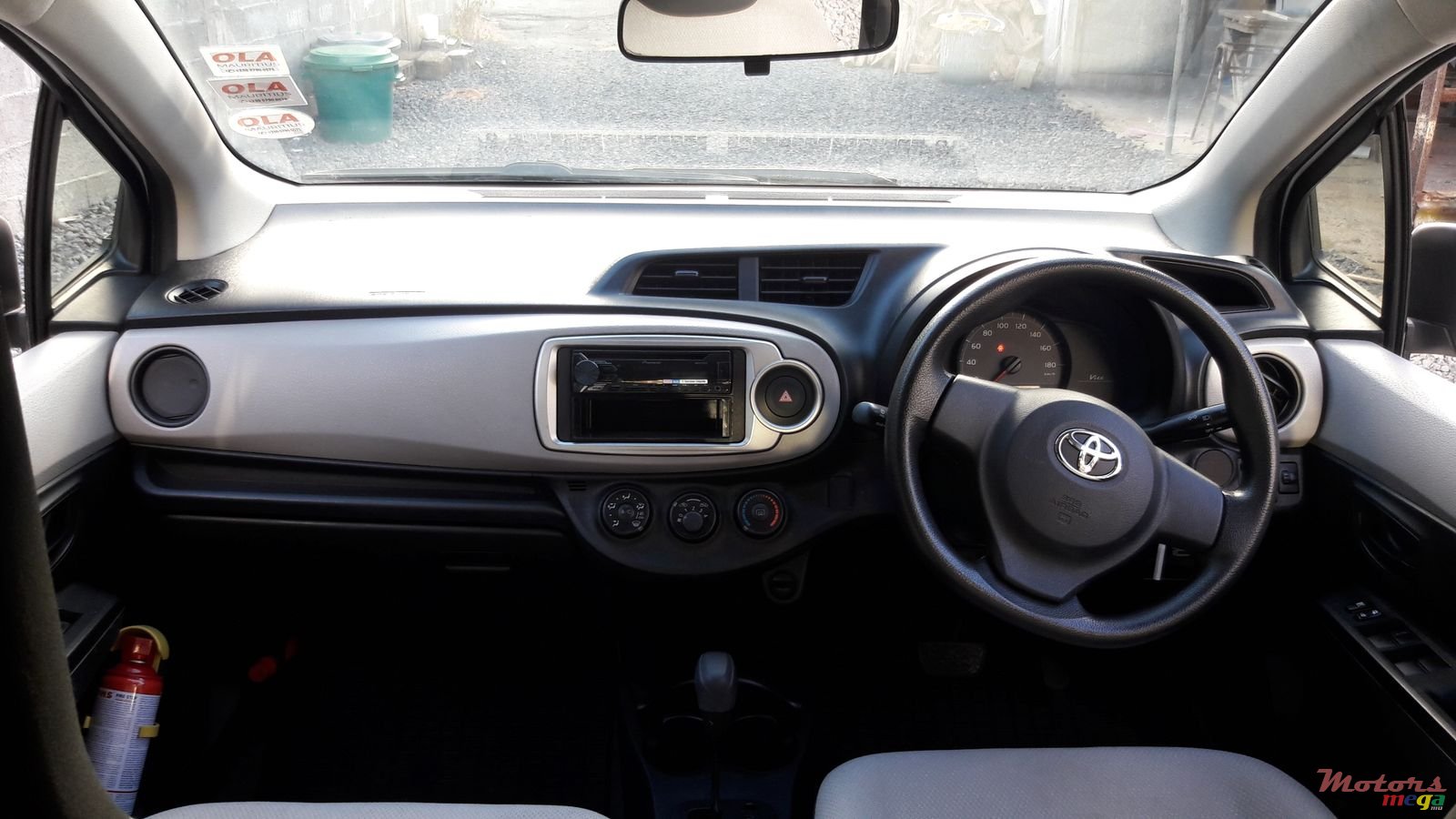 2012' Toyota Vitz photo #5