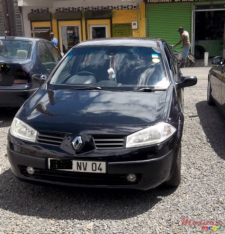 2004' Renault Megane photo #1