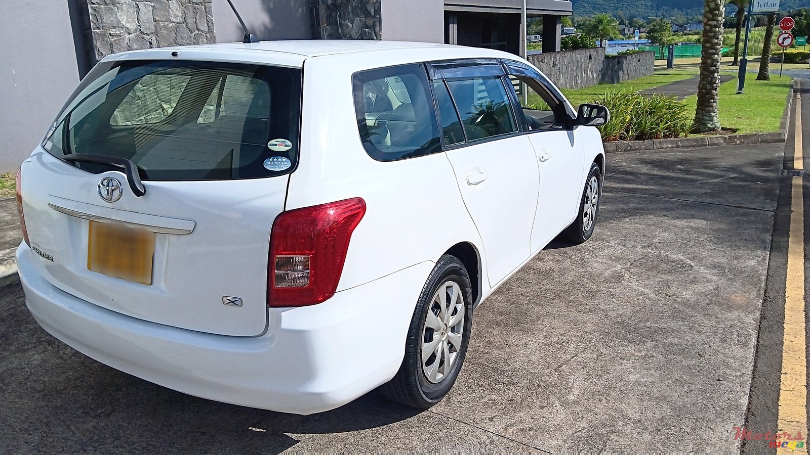 2007' Toyota Axio photo #1