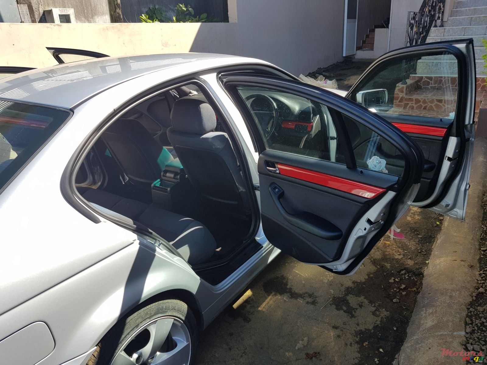 2004' BMW 3 Series photo #3