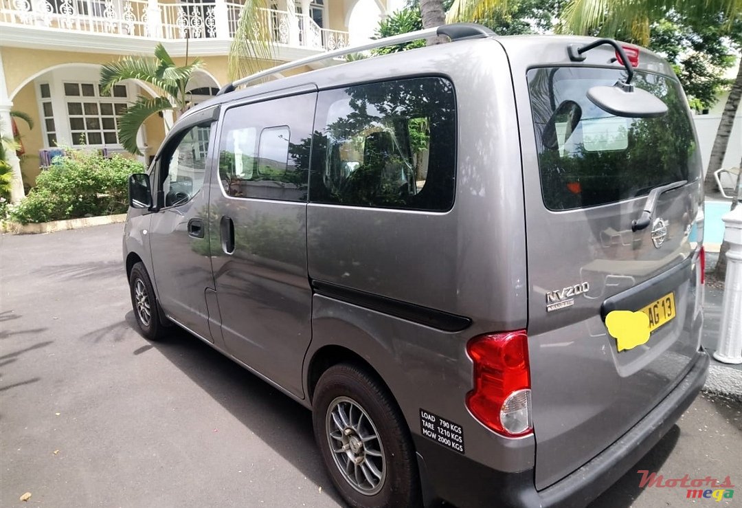 2013' Nissan 200 photo #2