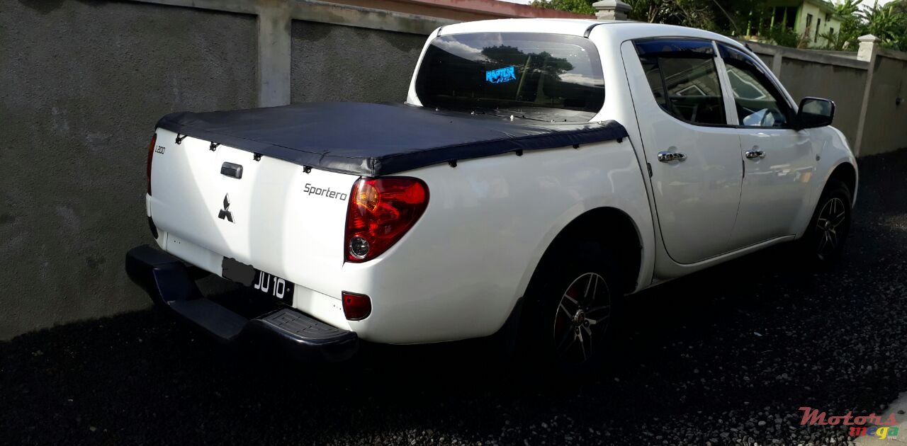 2010' Mitsubishi L 200 Sportero photo #2