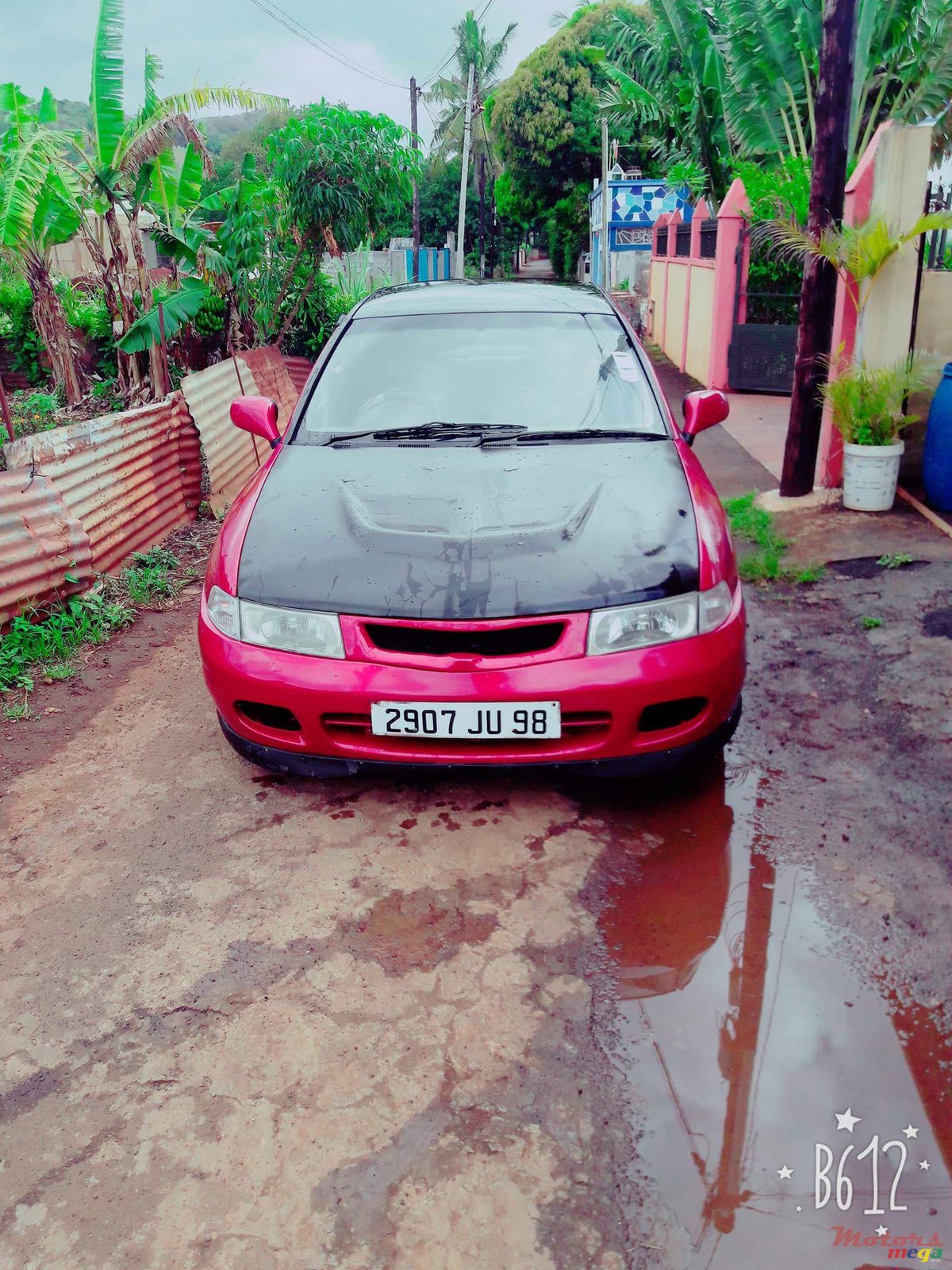 1998' Mitsubishi Carisma photo #2