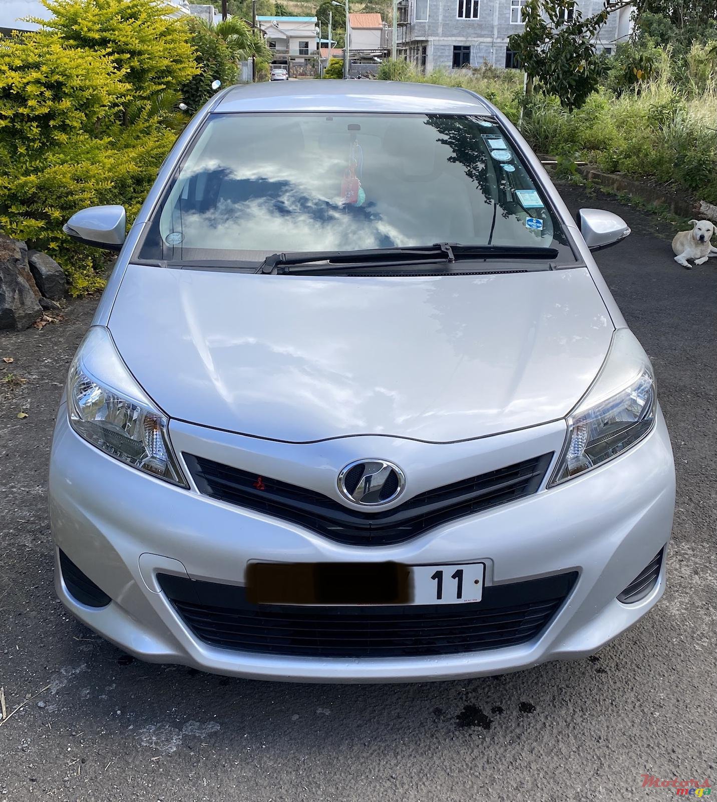 2011' Toyota Vitz photo #1