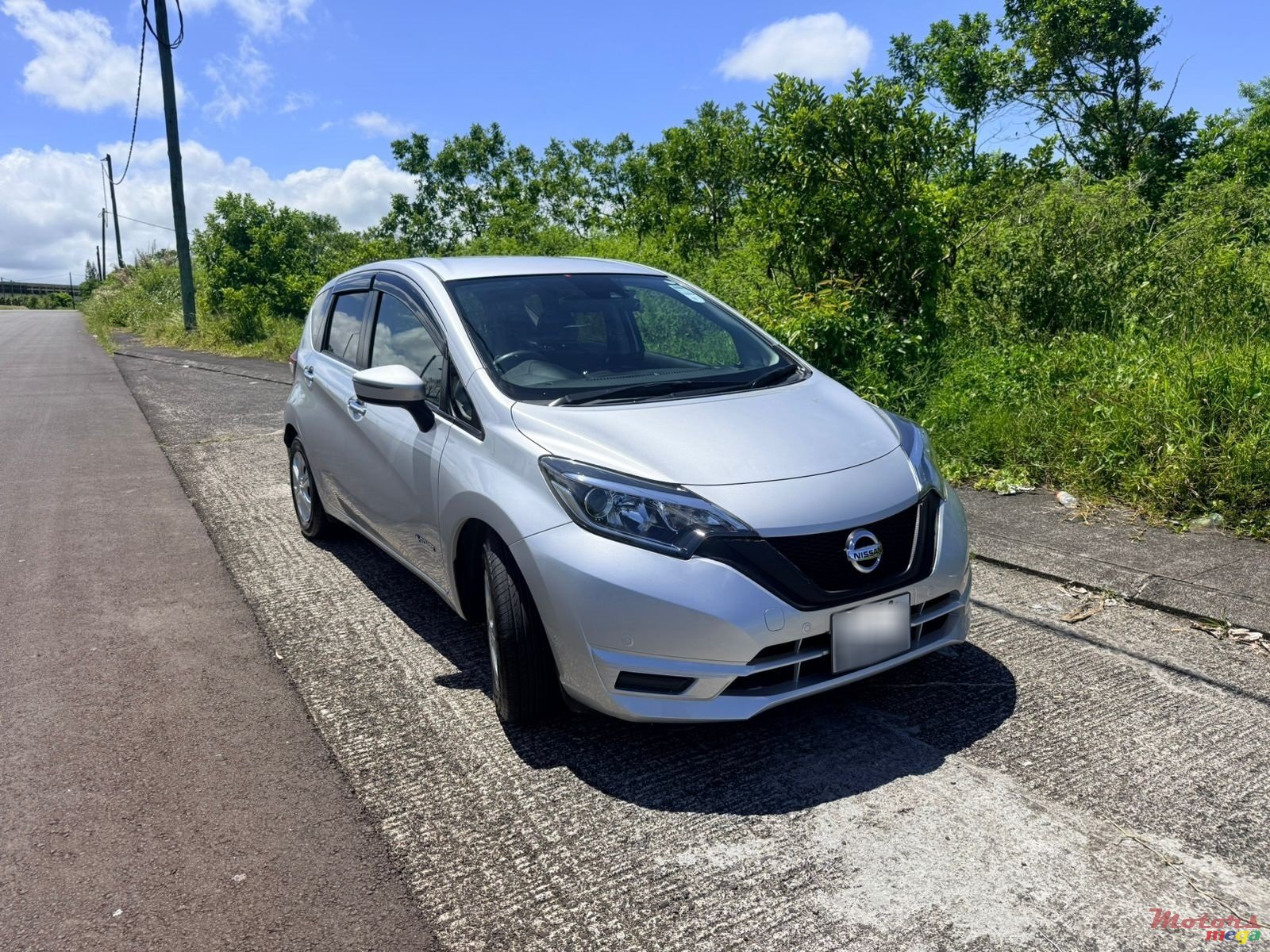 2020' Nissan Note E-Power photo #1