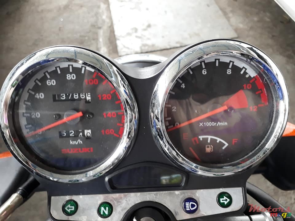 2011' Suzuki En photo #5